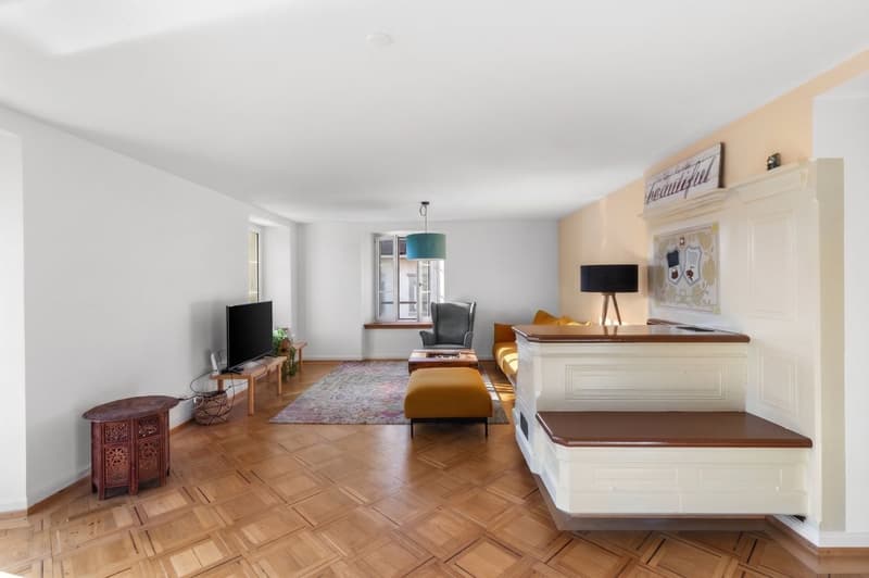 Un appartement de caractère de 5.5 pièces où le charme de l'ancien rencontre le confort du contemporain (2)