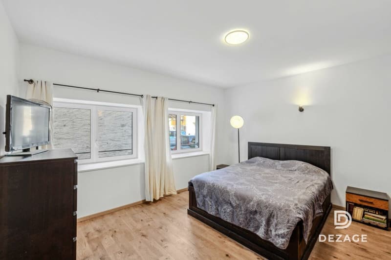 Lumineux duplex de 2 logements - charme ancien, rénovation moderne et potentiel locatif (8)