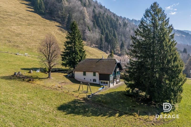 Ancien Refuge de Montagne avec Vue Spectaculaire - Parfait pour un Projet de Transformation (11)