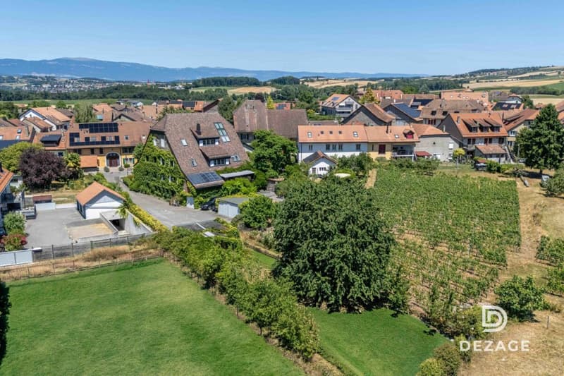 Appartement de caractère avec vue panoramique et jardin au coeur du village ! (13)