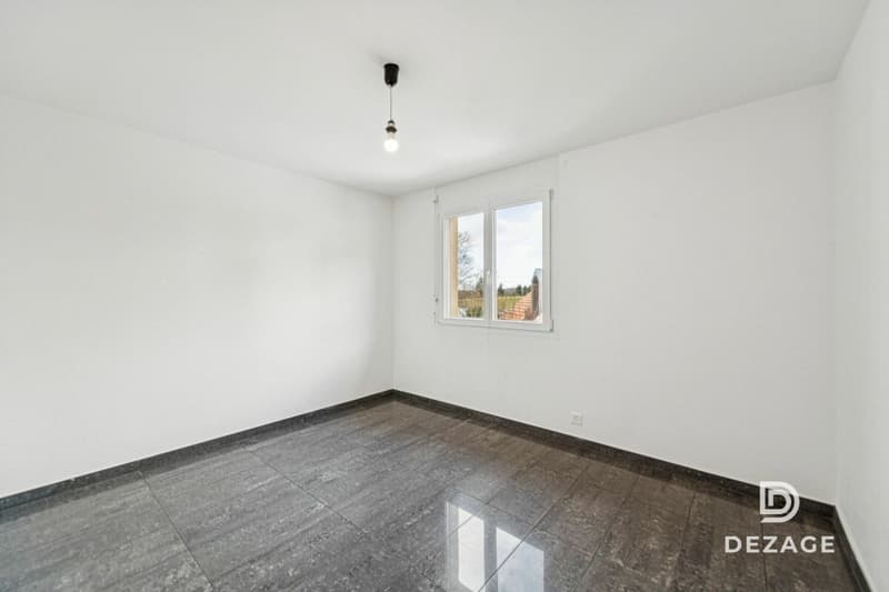 Immense appartement avec 4 chambres, à 2 minutes des écoles et commerces ! (9)