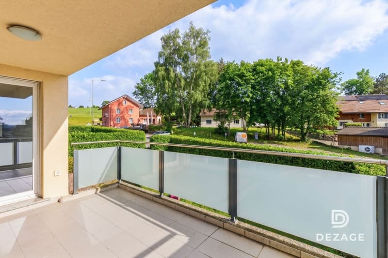 Grand appartement familial avec balcon couvert et vue sur le château d'Oron ! (5)