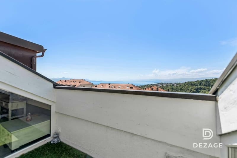 Vaste attique baigné de lumière aux portes de Lausanne avec vue panoramique sur le Lac (11)