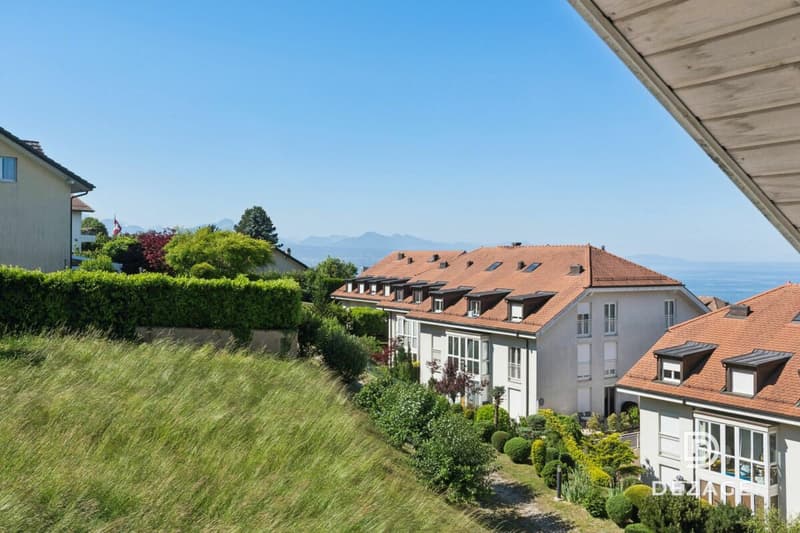 Vaste attique lumineux avec vue panoramique sur le Lac aux portes de Pully et Lausanne ! (13)