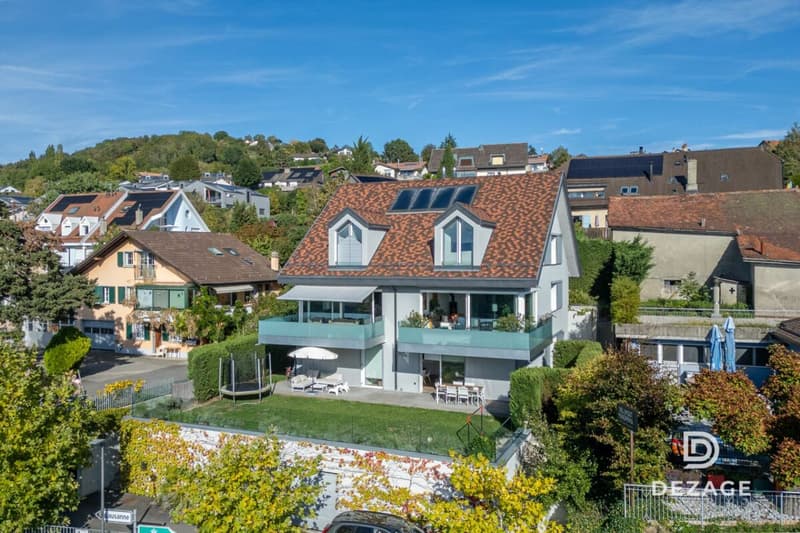 Magnifique duplex esprit maison avec ascenseur direct, jardin et vue imprenable sur le Lac ! (12)