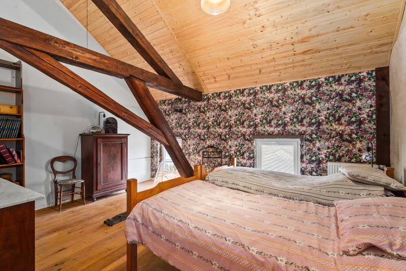 Spacieuse maison familiale au coeur du village de Vallamand (9)