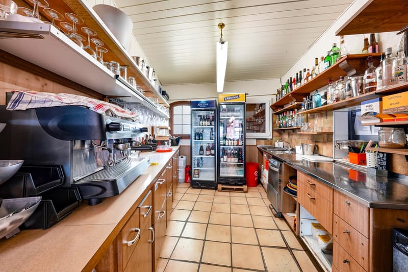 Restaurant au coeur d'un cadre privilégié au bord du lac de Neuchâtel (11)