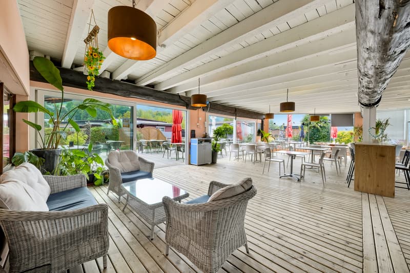Restaurant au coeur d'un cadre privilégié au bord du lac de Neuchâtel (8)