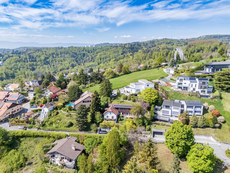 Grande villa lumineuse avec vue lac et rendement locatif (5)