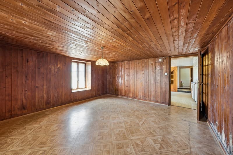 Maison villageoise de caractère à rénover (9)