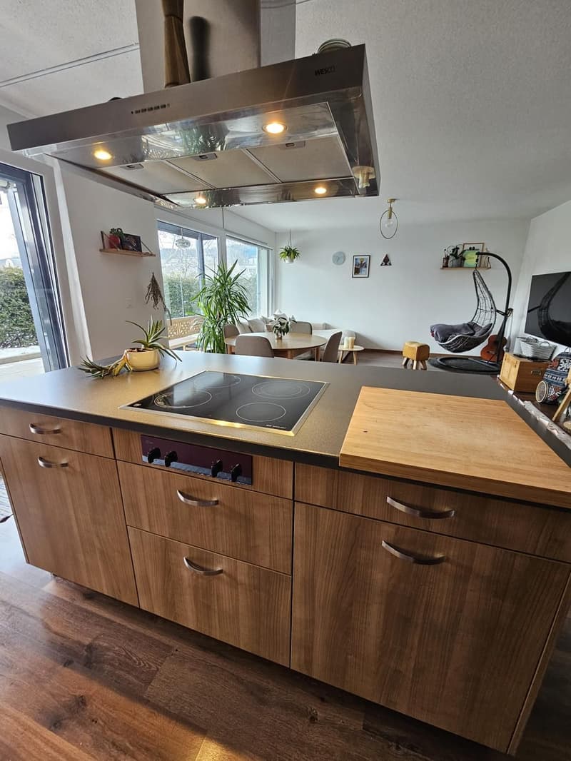 Bel appartement de 3,5 pièces, bénéficiant d'un jardin privatif et d'une place de parc intérieure (4)