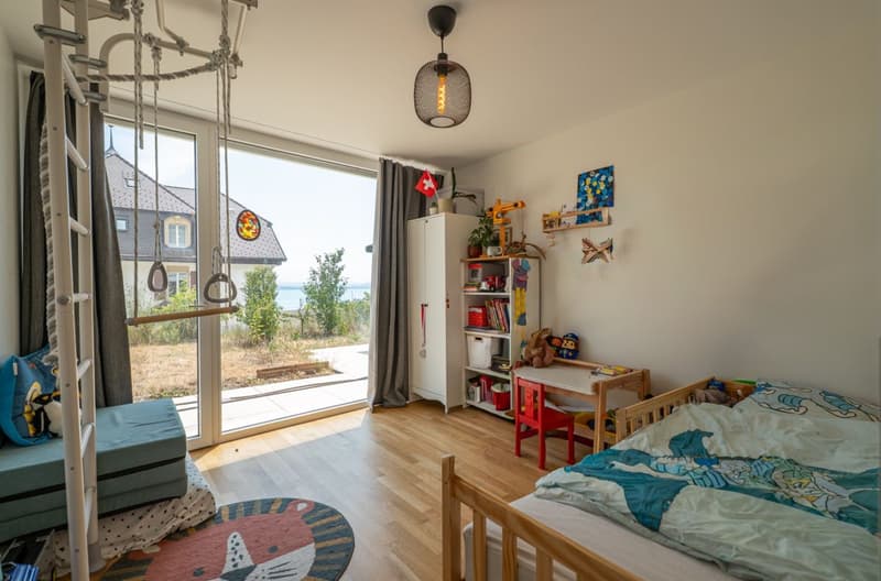 Superbe appartement moderne de 4,5 pièces avec grande terrasse, vue lac et Alpes (10)