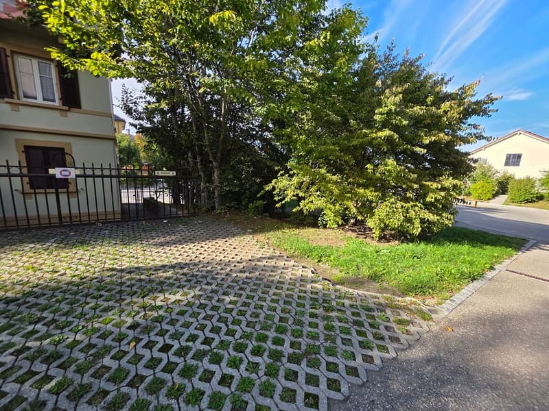 Appartement 5,5 pièces avec  terrasse, garage double et place de parc extérieure (13)