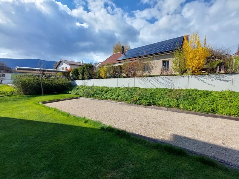 Appartement moderne de 4,5 pièces avec terrasse, une place de parc intérieure et un place de stationnement extérieure (9)