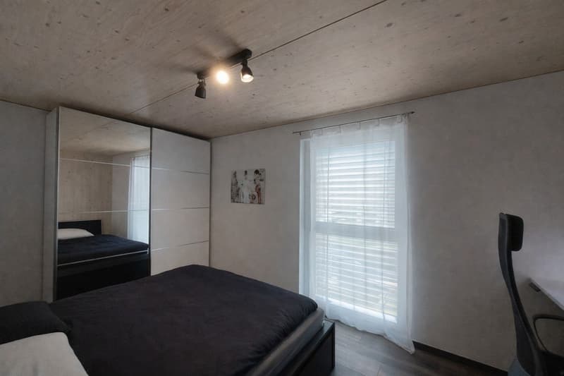 Appartement moderne de 4,5 pièces avec terrasse, une place de parc intérieure et un place de stationnement extérieure (5)
