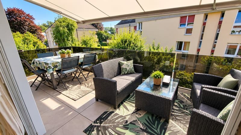 Appartement moderne de 4,5 pièces avec terrasse, une place de parc intérieure et un place de stationnement extérieure (2)