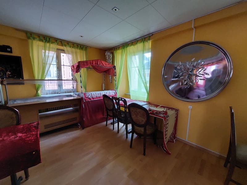 Immeuble de rendement avec un restaurant et 15 chambres (10)