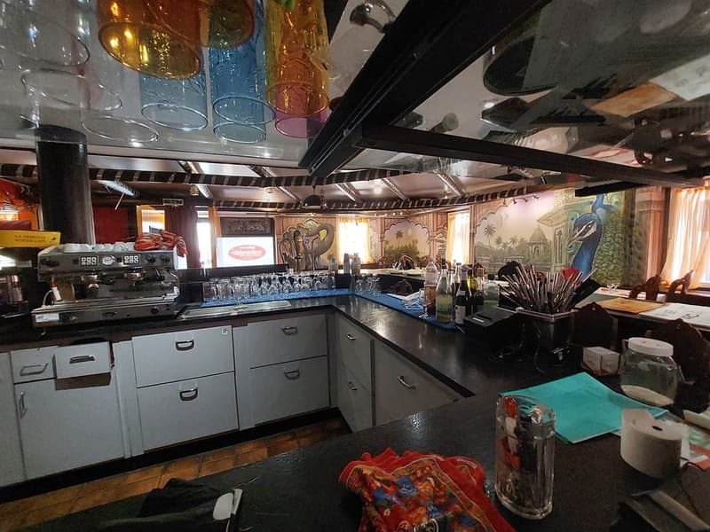 Immeuble de rendement avec un restaurant et 15 chambres (7)