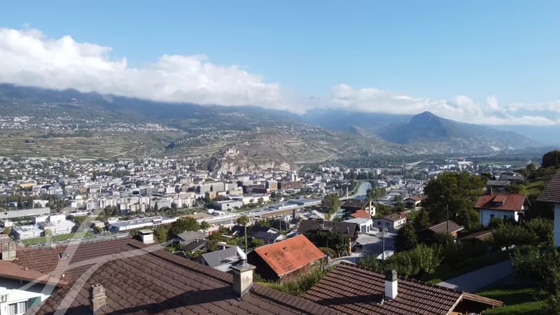 New apartment of 3,5 rooms close to Sion (1)