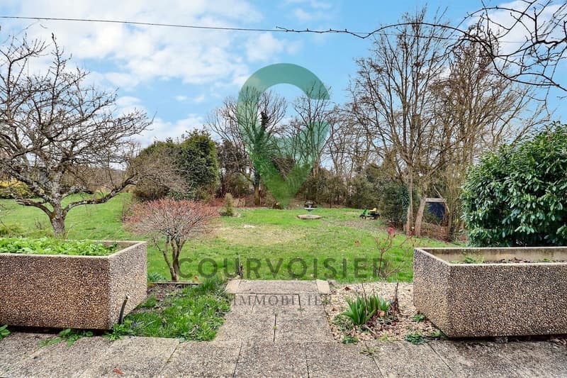 Villa individuelle à rénover avec potentiel d'agrandissement (2)