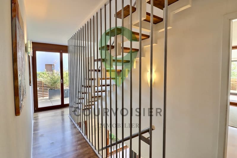 Magnifique triplex de 7 pièces avec vue lac Jardin et jacuzzi (11)