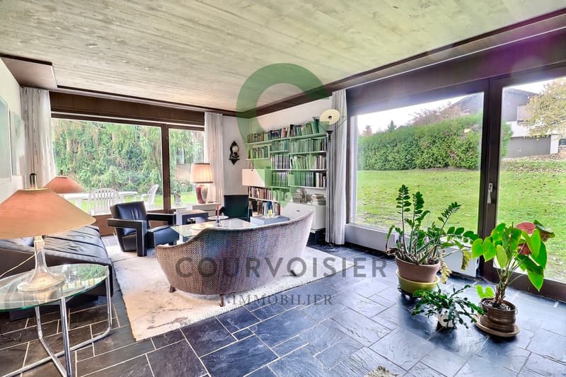 Maison d'architecte avec cachet et potentiel - à rafraîchir (2)
