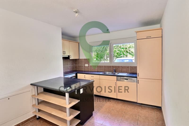 Triplex avec jardin, terrasse et belle vue - disponible de suite (4)