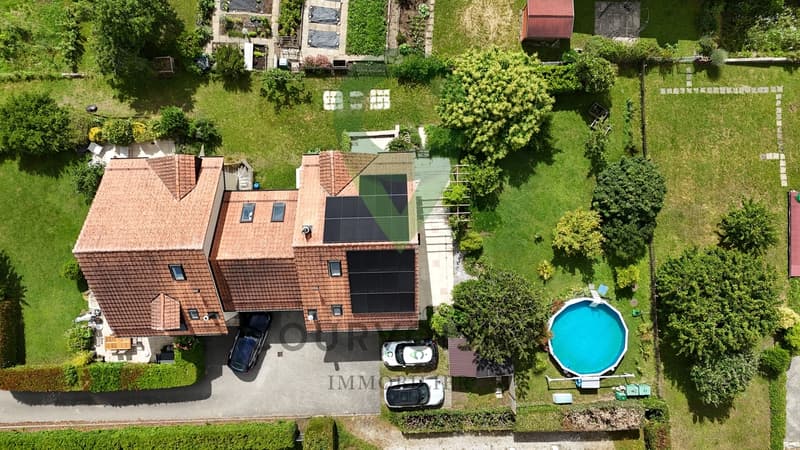 Magnifique Villa Jumelle Rénovée avec Piscine (12)