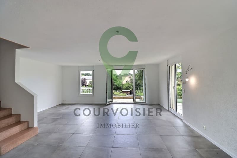 Magnifique Villa Jumelle Rénovée avec Piscine (3)