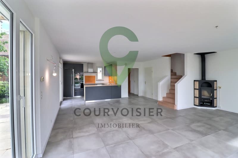 Magnifique Villa Jumelle Rénovée avec Piscine (5)