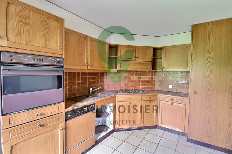 Spacieux triplex de 5,5 pièces à rénover (4)