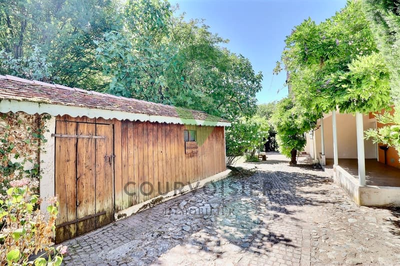 Demeure de caractère avec 2 logements et grand potentiel d'aménagement (12)