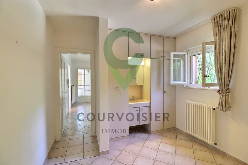 APPARTEMENT A RENOVER DANS PETITE PPE, VUE IMPRENABLE LAC ET ALPES (8)
