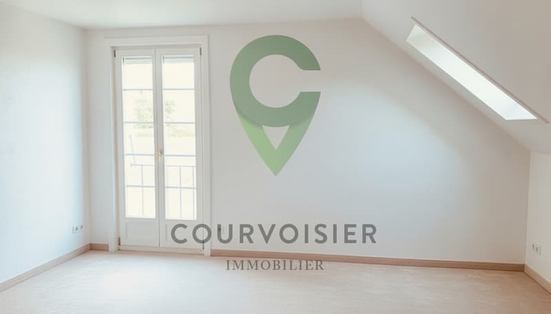 APPARTEMENT EN ATTIQUE AVEC VUE IMPRENABLE SUR LE LAC ET ALPES (5)