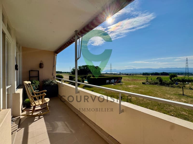 Appartement à rafraîchir avec vue dégagée et piscine de résidence (10)