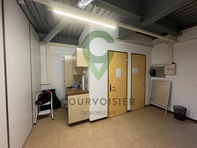 Surface mixte location de boxes de stockage et de bureau (4)