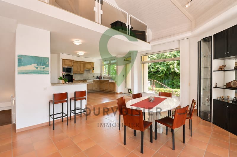 Villa contemporaine avec 2 logements, jardin et piscine à Rolle (5)