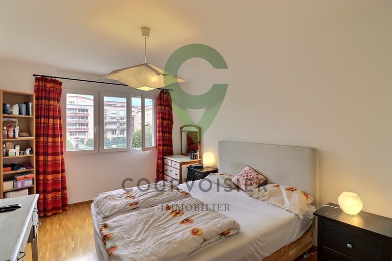 PAISIBLE APPARTEMENT DE 4,5 PIECES A NYON (8)