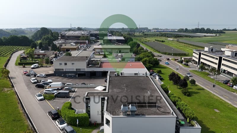 EMPLACEMENT STRATEGIQUE, MODULABLE ET VISIBILITE MAXIMALE (12)