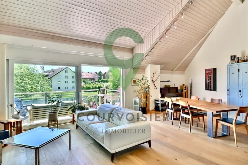 Confortable duplex en attique avec cachet et vue dégagée près de Nyon (4)