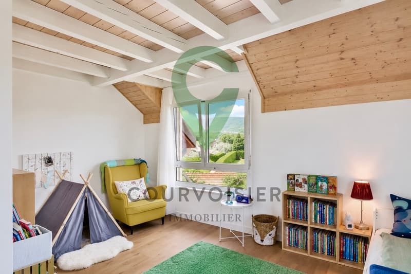 Confortable duplex en attique avec cachet et vue dégagée près de Nyon (7)