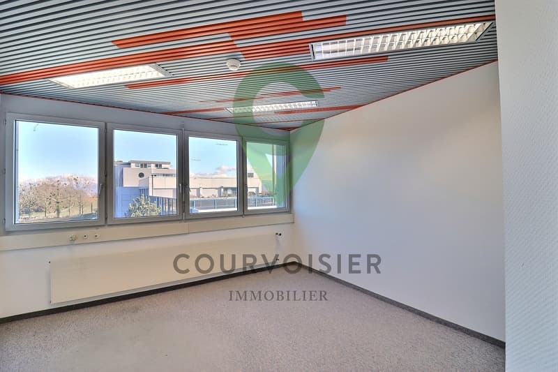 VOS NOUVEAUX LOCAUX DANS LA ZONE DE LA PLAINE DE L'ASSE À NYON (5)