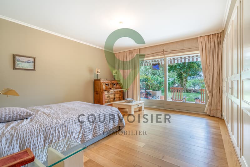 Sublime appartement de maître avec jardin au coeur de Pully (10)