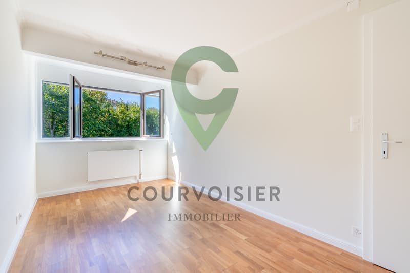 Magnifique triplex en pignon rénové avec jardin et piscine (8)