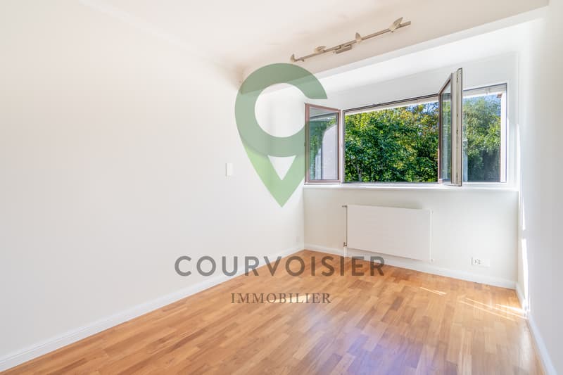 Magnifique triplex en pignon rénové avec jardin et piscine (9)