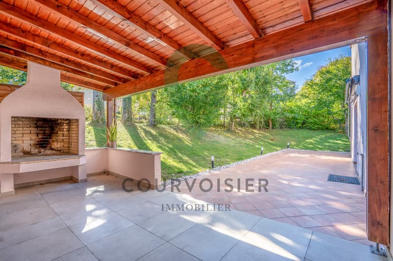 Magnifique triplex en pignon rénové avec jardin et piscine (5)