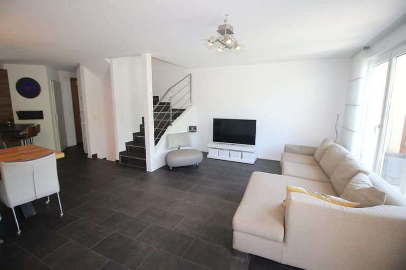 Maison mitoyenne de 6 pièces à Vich/Gland – Confort moderne et cadre paisible (2)