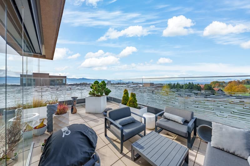 VENDU ! Magnifique appartement attique de 5,5 pièces au Mont-sur-Lausanne (2)