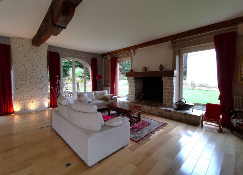 Majestueuse Maison de Caractère de 10 Pièces à Chartres – 315 m² (8)