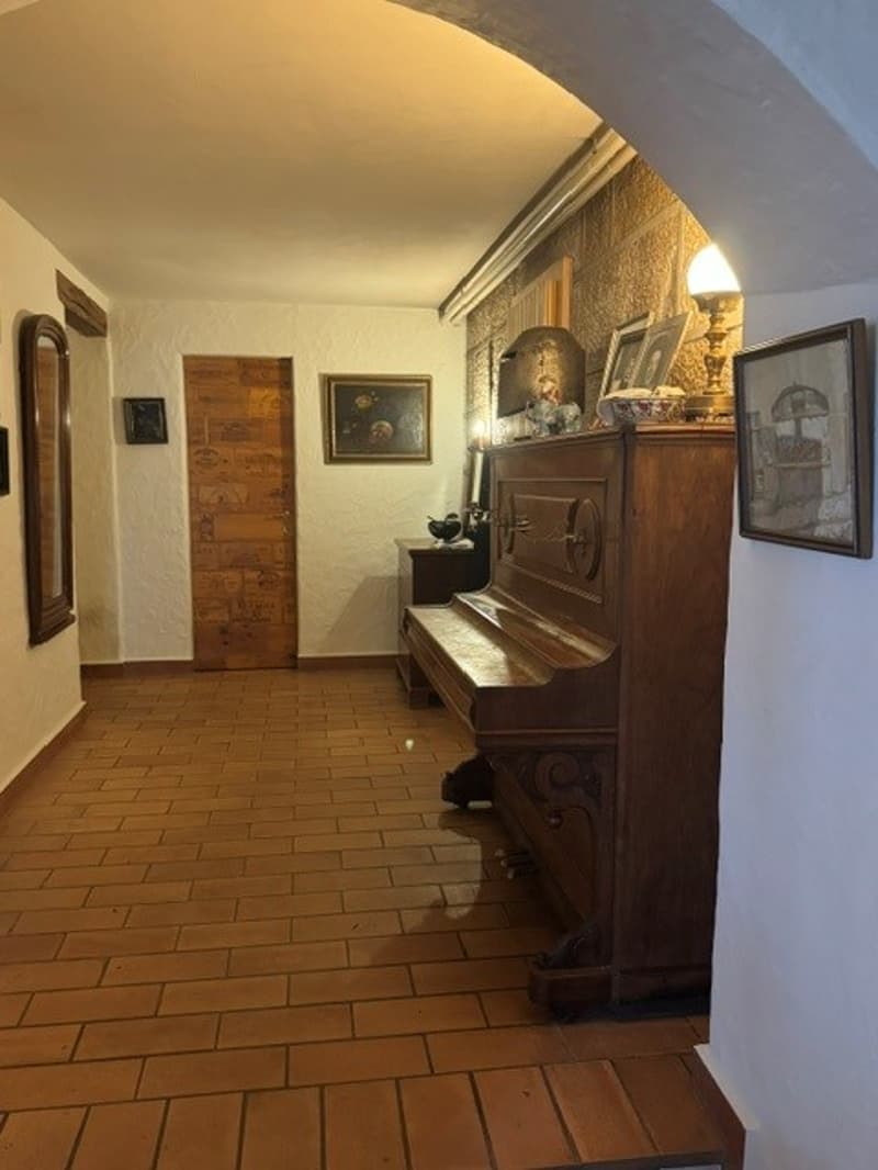 Maison de caractère rénovée de 7 pièces à Eclepens – Un patrimoine exceptionnel (4)